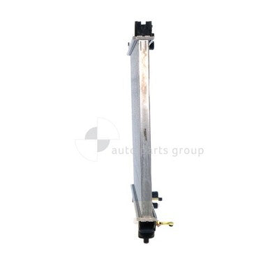 Suzuki Vitara Radiator Plastic Aluminium 425 x 486 x 26 mm 28 / 28 mm