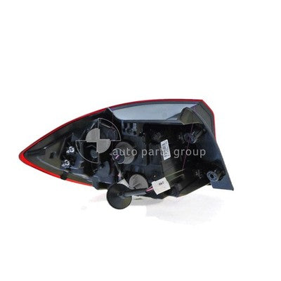 Genuine Hyundai i30 PD Tail Lamp RH (03/17-08/21)