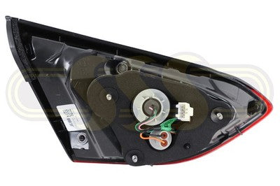 Genuine Hyundai Veloster Rear Garnish Lamp Right Hand With LED For (01/18-On)