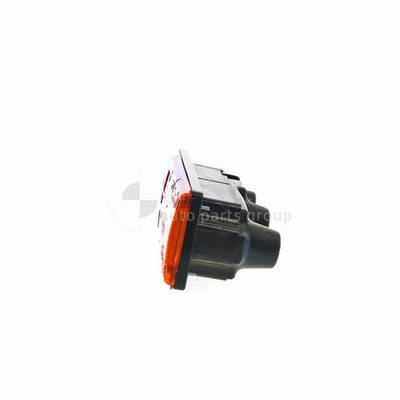 Genuine Nissan Navara D22/D40 Tail Lamp RH (10/01-04/15)