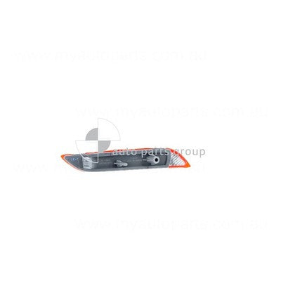 Toyota Corolla ZRE182R/ZWE186R Rear Bar Reflector LH (03/15-06/18)