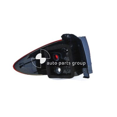 Genuine Toyota Tarago ACR30R Tail Lamp RH (02/00-12/05)