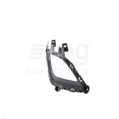 Genuine Hyundai i30 GD/GD II Front Bar Grille RH (12/14-03/17)