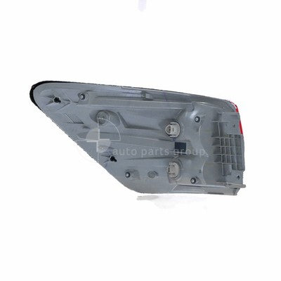 Genuine Nissan Pathfinder R52 Tail Lamp RH Red/Clear (10/13-03/17)